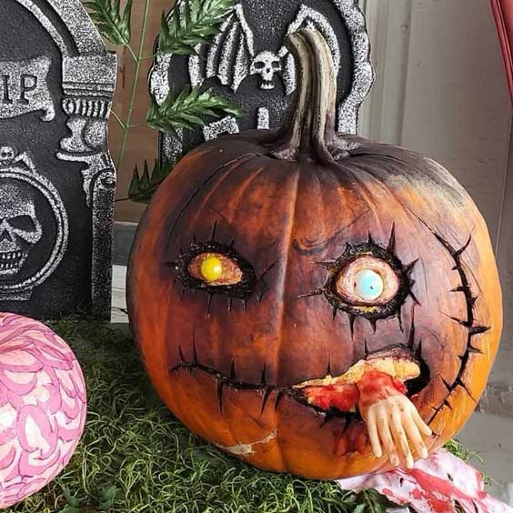 Creepy Cannibal Pumpkin