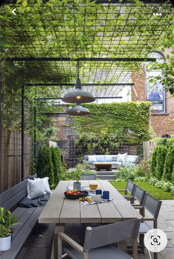 Modern Pergola Dining Patio