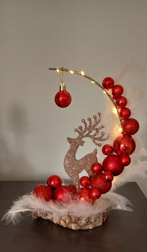 Reindeer Crescent Ornament Display