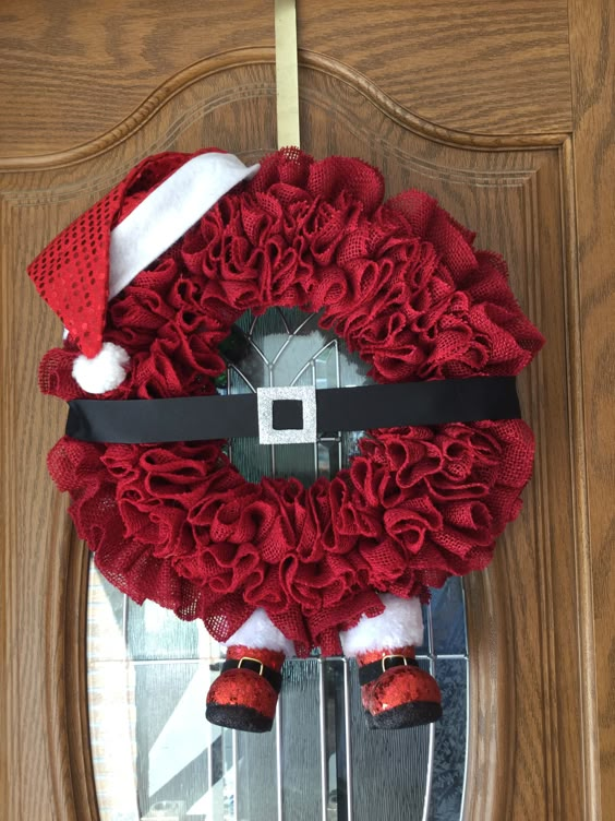 Santas Ruffled Charm Wreath