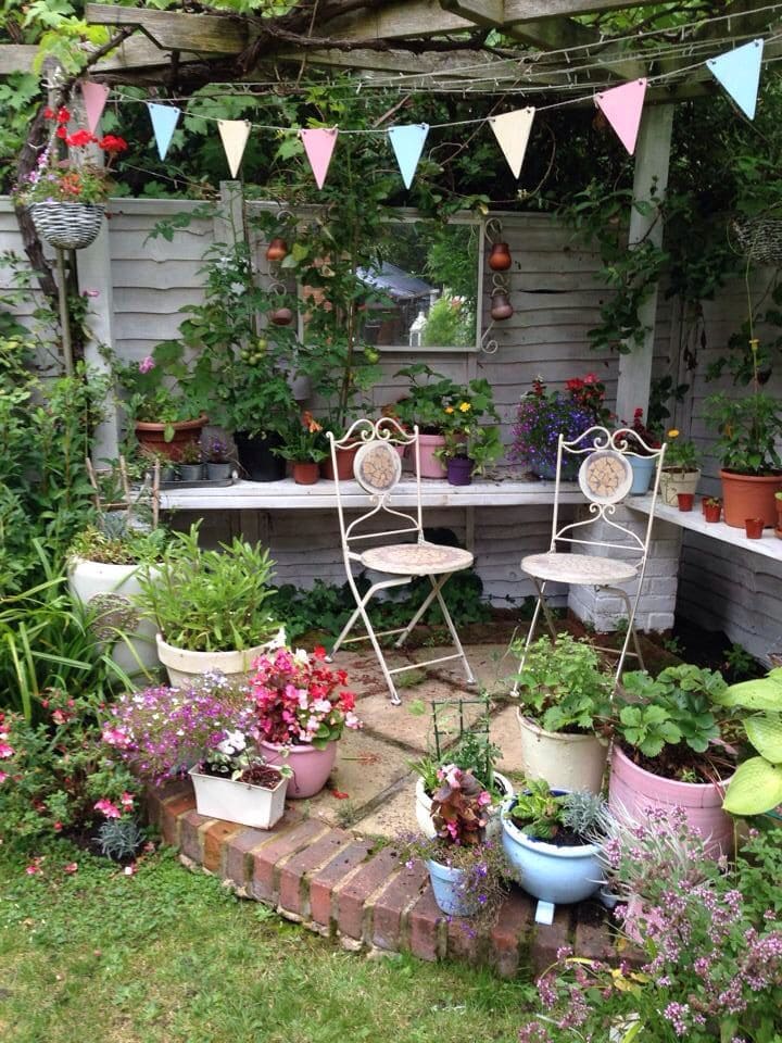 Charming Garden Corner Nook