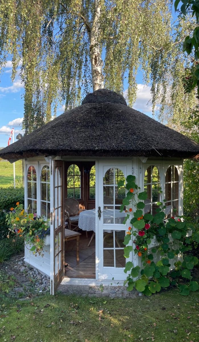 Charming Garden Gazebo Escape