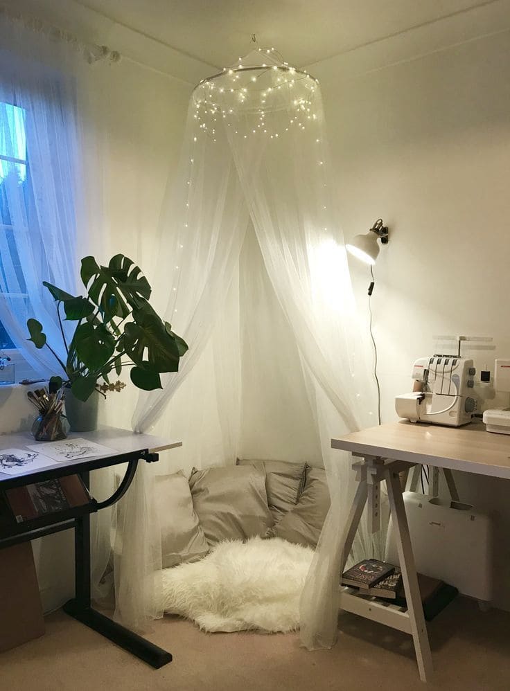 Dreamy Canopy Nook for Reading and Relaxation