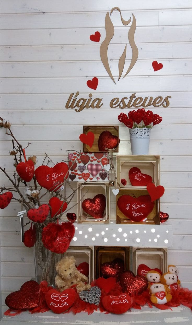 Charming Valentines Day Heart Display