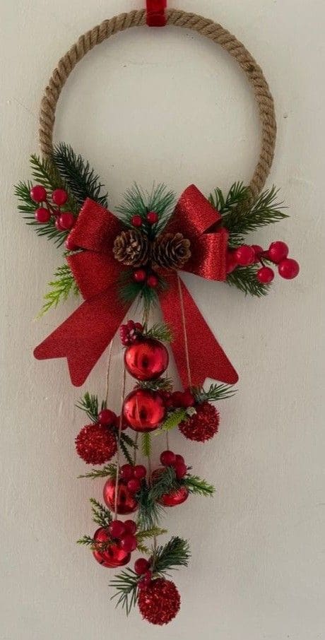 Christmas Wreath with Dazzling Accents