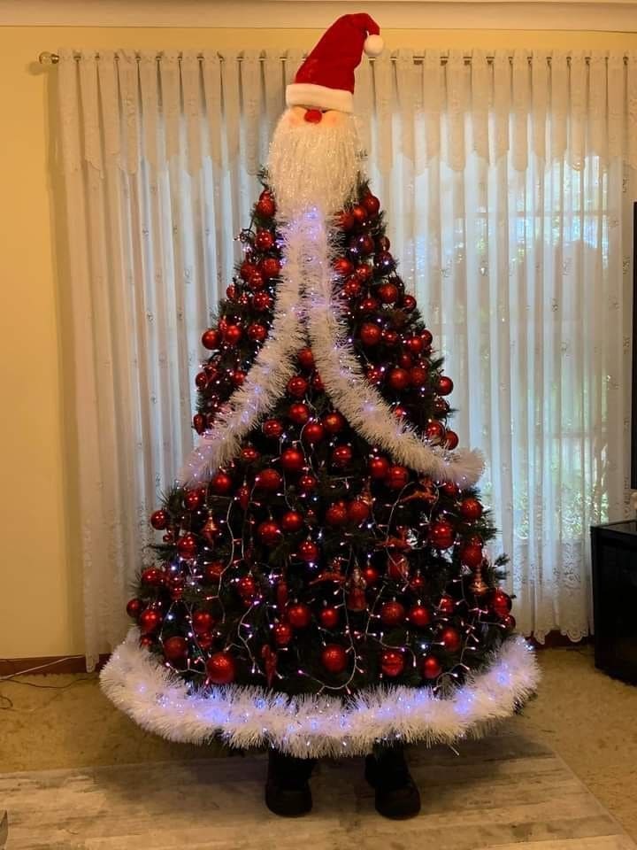 Delightful Santa-Inspired Christmas Tree