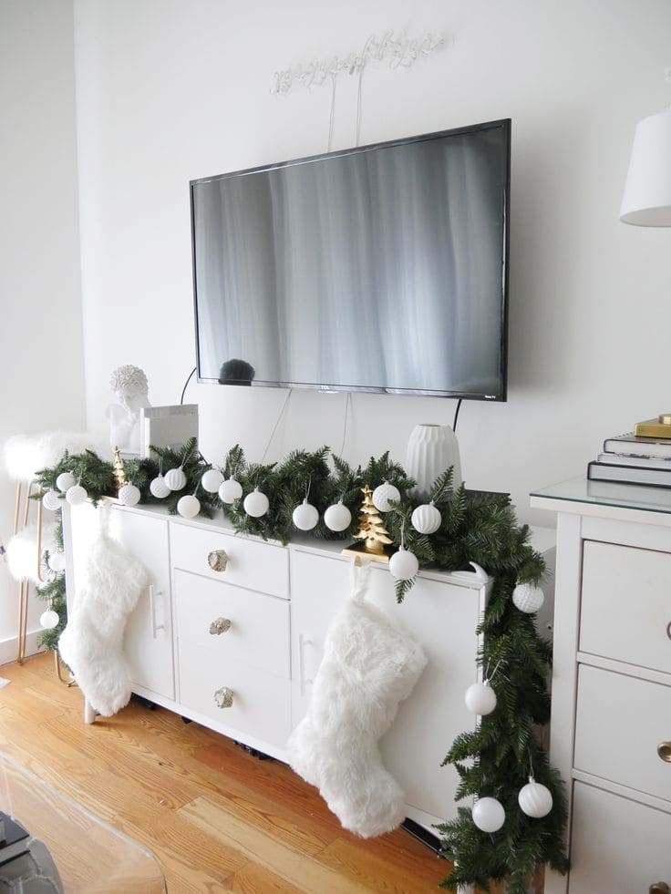 Minimalist Christmas Living Room Decor