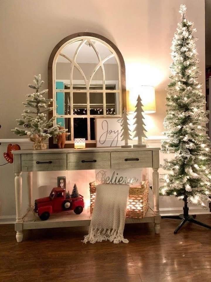 Rustic Christmas Entryway Decor