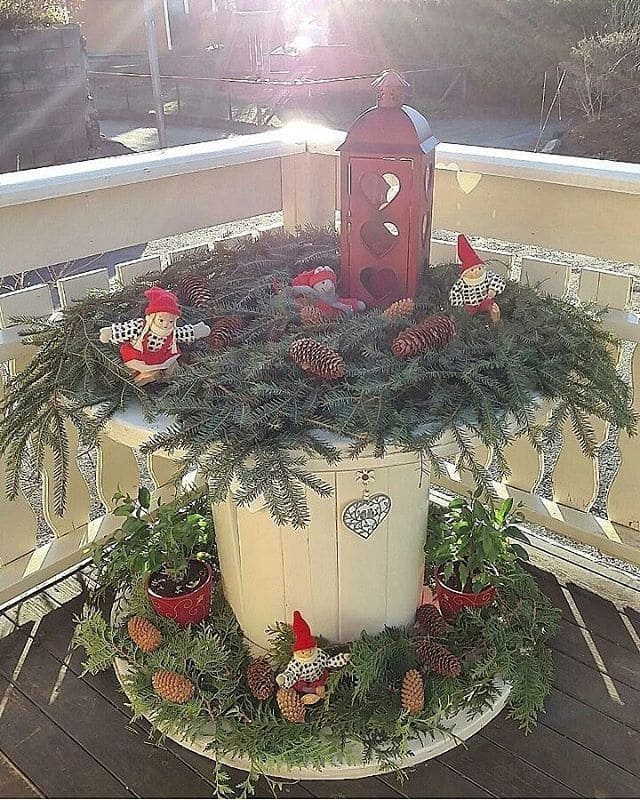 Spool Christmas Centerpiece