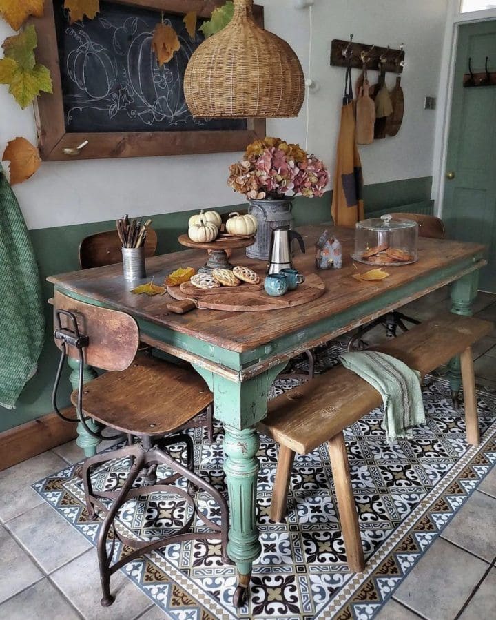 Cozy Autumn Dining Nook