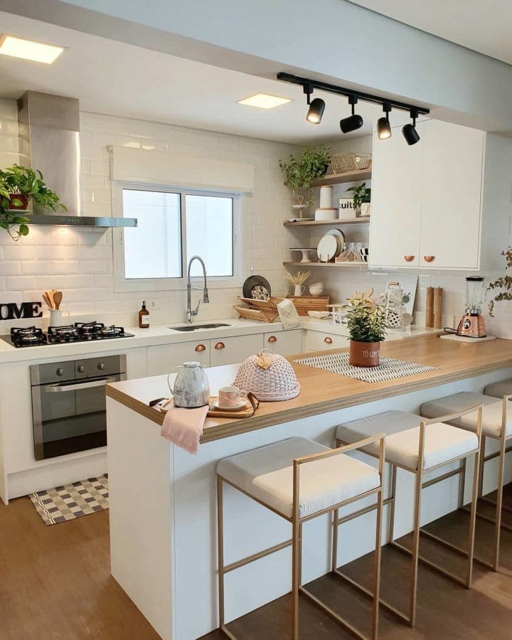 Stylish White Kitchen with Modern Flair