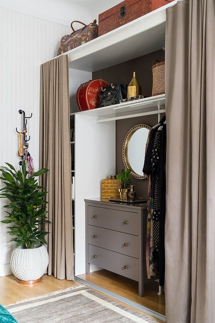 Chic and Functional Closet Makeover Idea