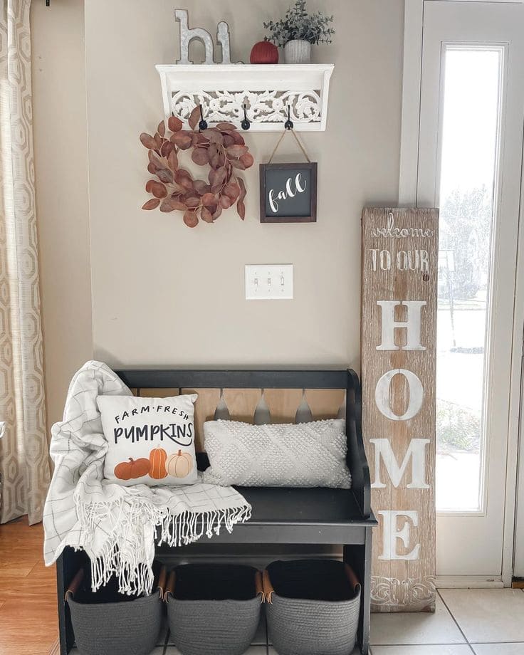 Charming Seasonal Entryway Bench Delight