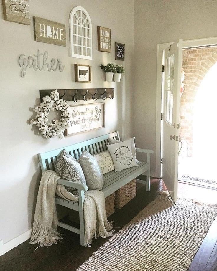 Cozy Vintage Entryway Bench Escape