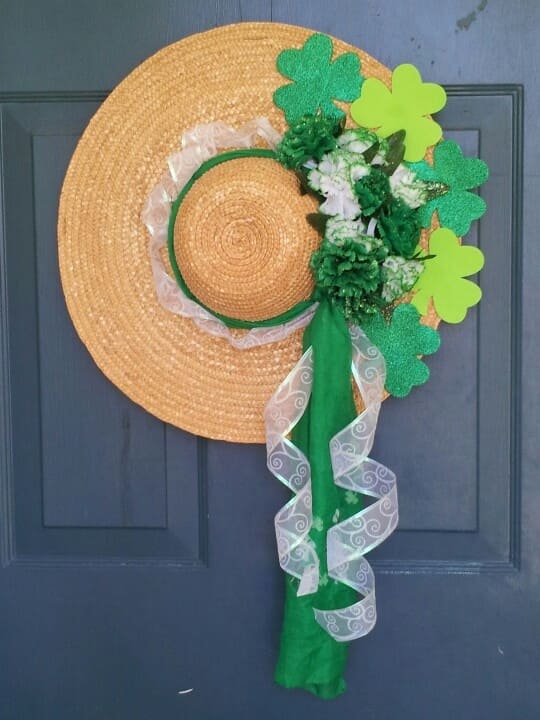 Elegant DIY St. Patricks Day Wreath with Straw Hat