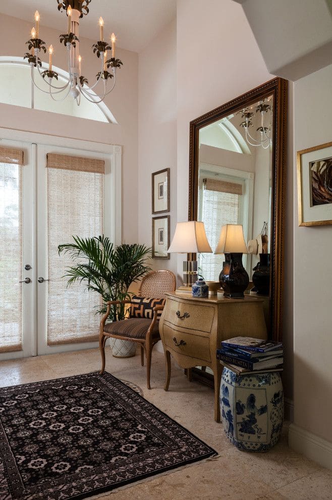 Timeless Elegant Mirror Entryway Scene