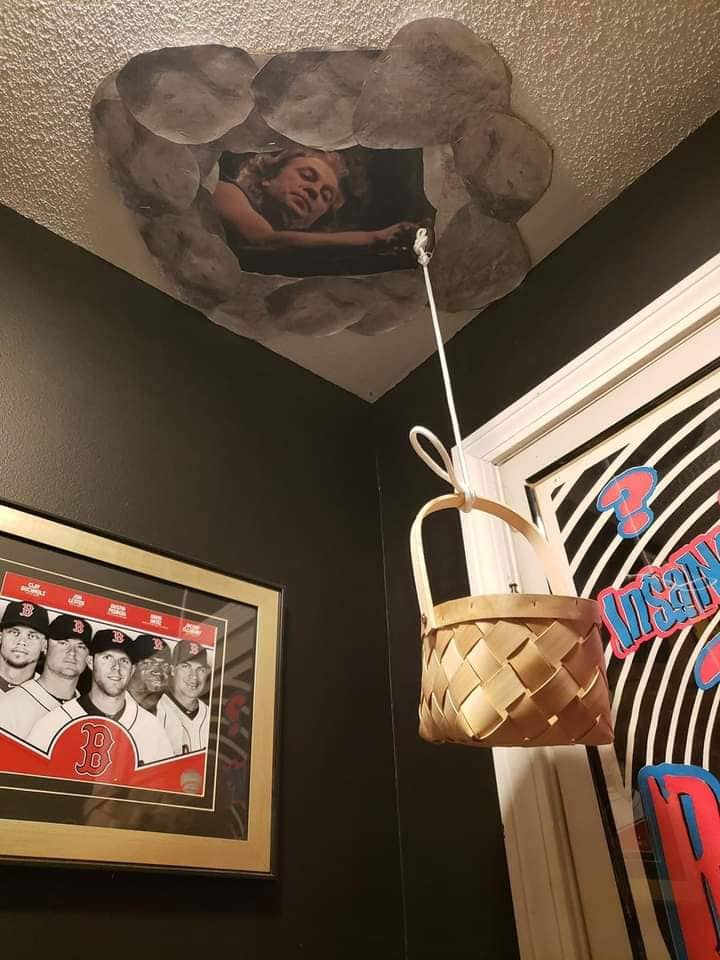 Ceiling Silence of the Lambs Creepy Well Scene