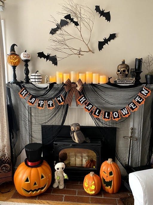 Charming Halloween Mantel With Pumpkin Parade