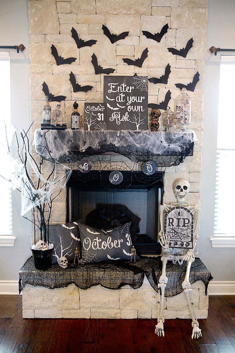 Haunted Bat Mantel Scene