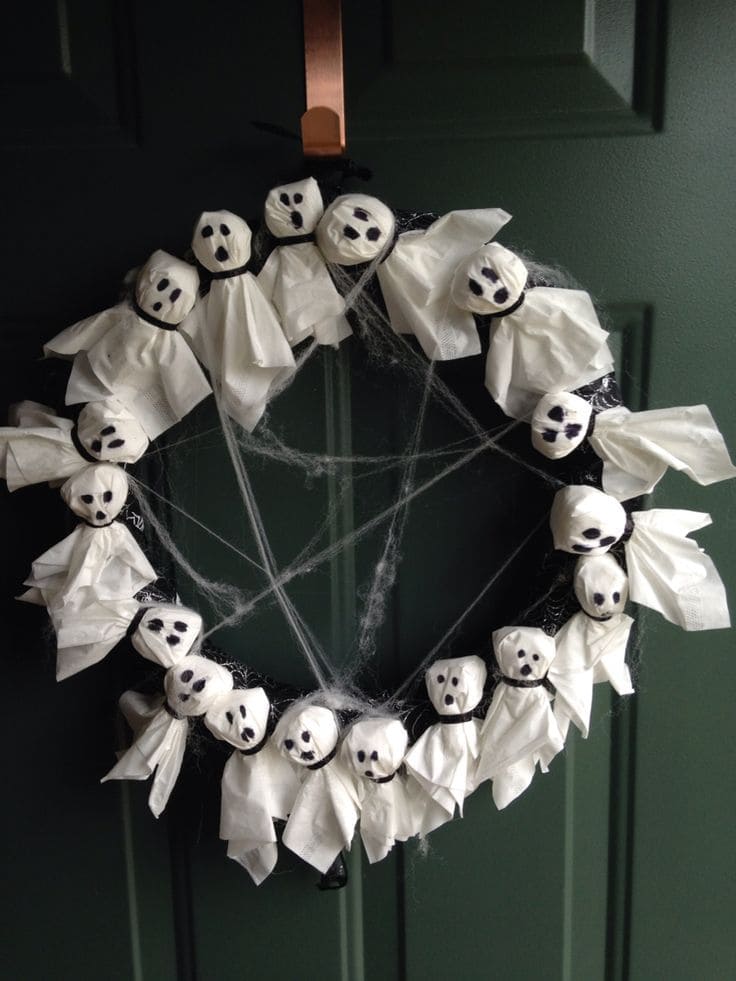 DIY Adorable Ghost Wreath