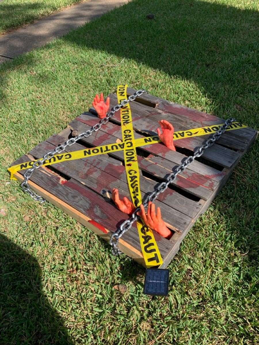 Halloween Creepy Crate Escape