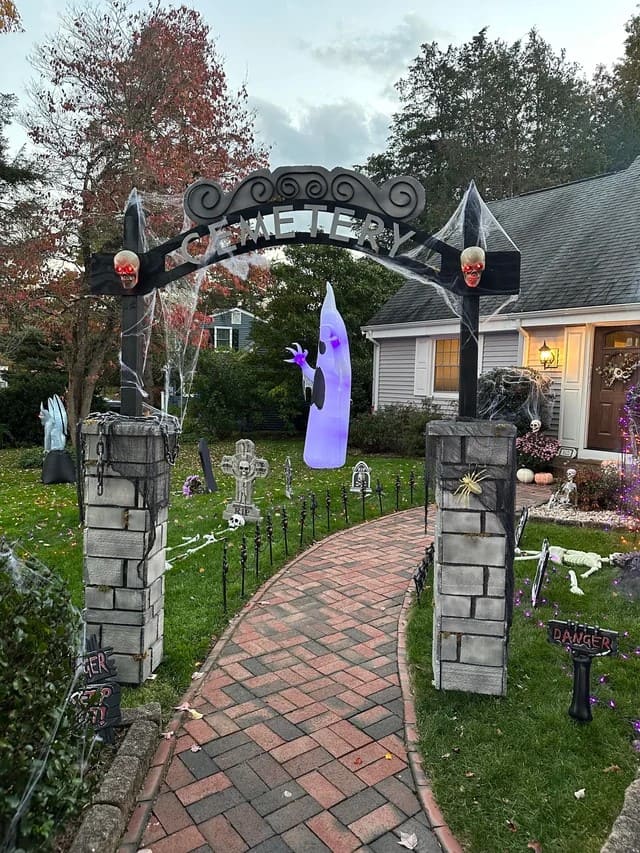 Haunted Cemetery Pathway