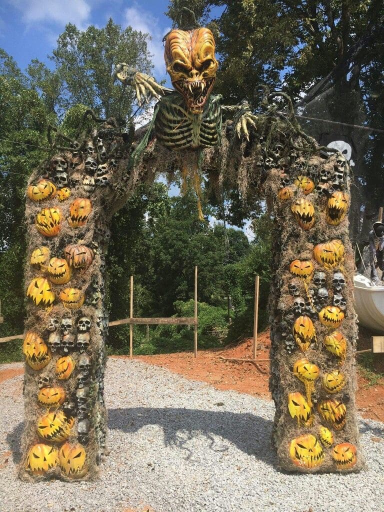 Pumpkin and Skull Archway of Terror