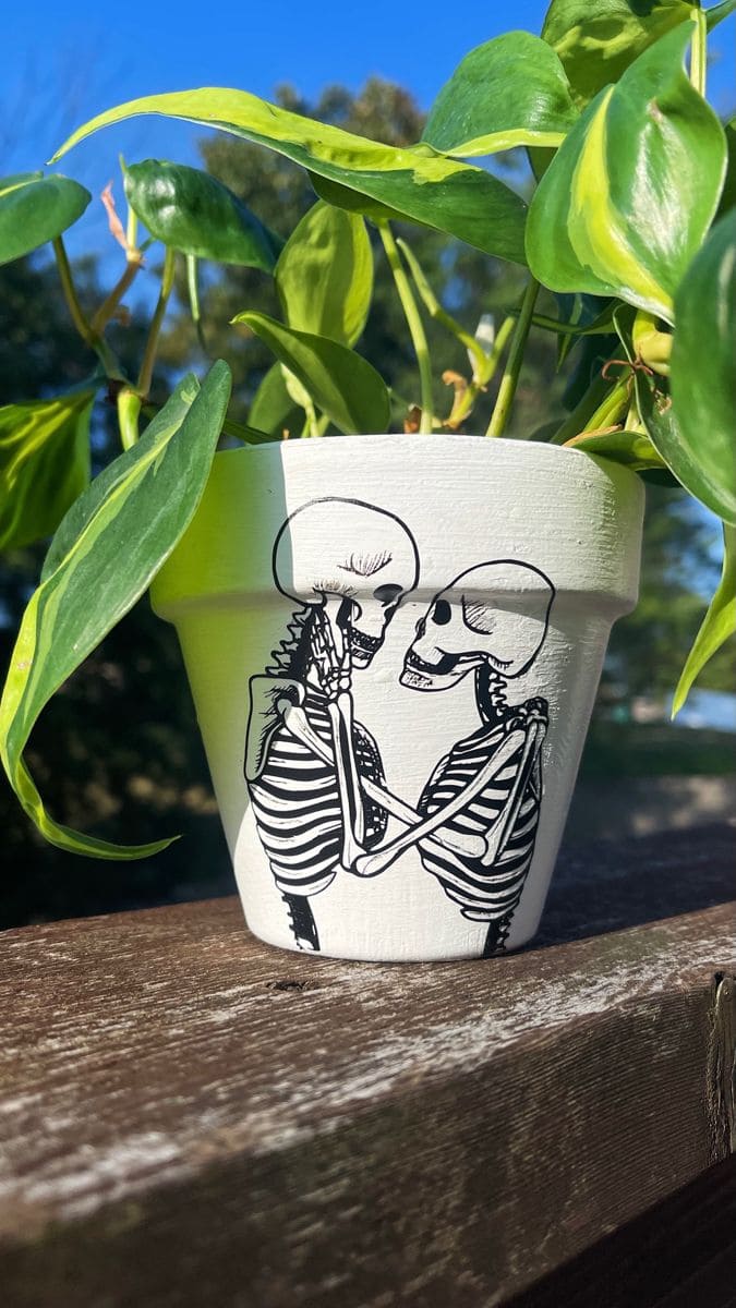 Romantic Skeleton Couple Plant Pot