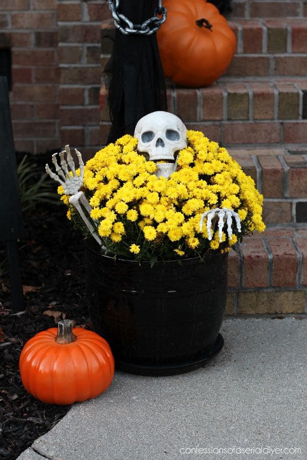 Skeleton Flower Pot Decoration