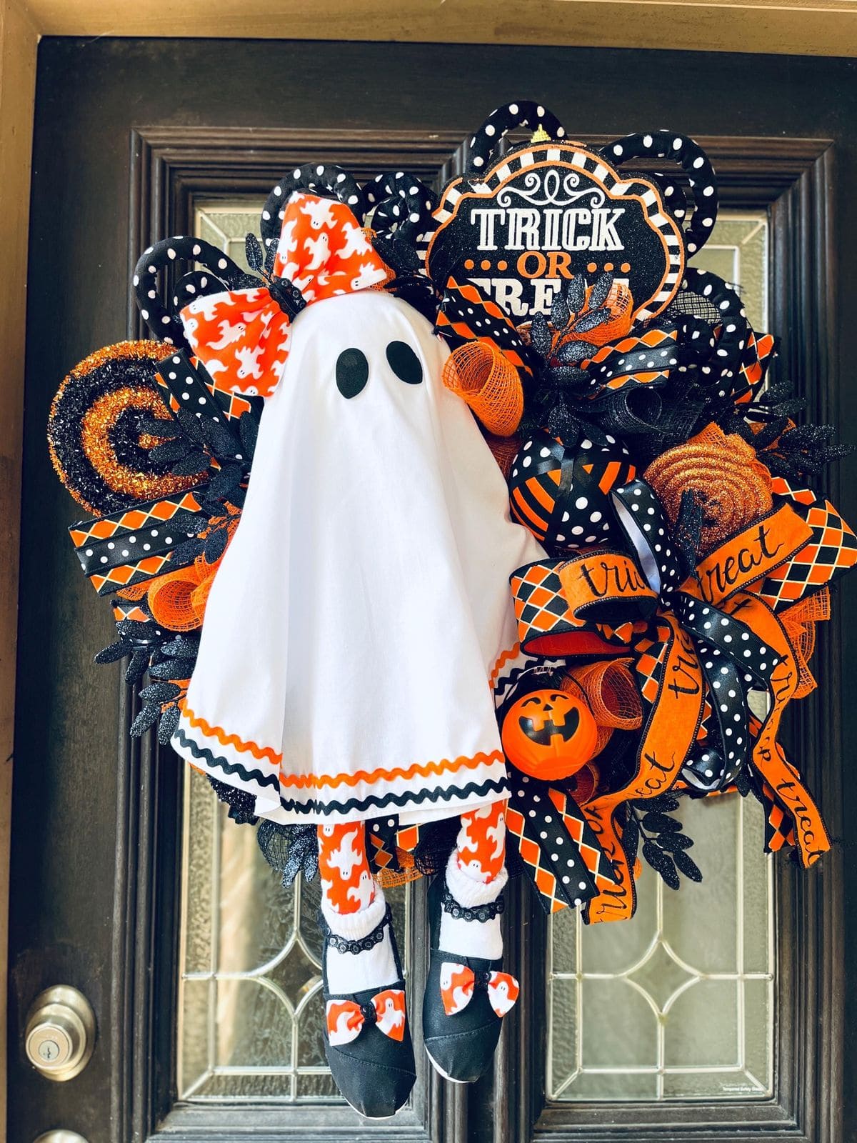Trick-or-Treat Ghost Wreath