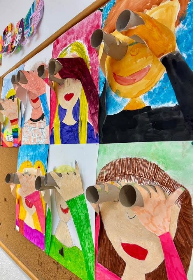 3D Binocular Kids Art Display