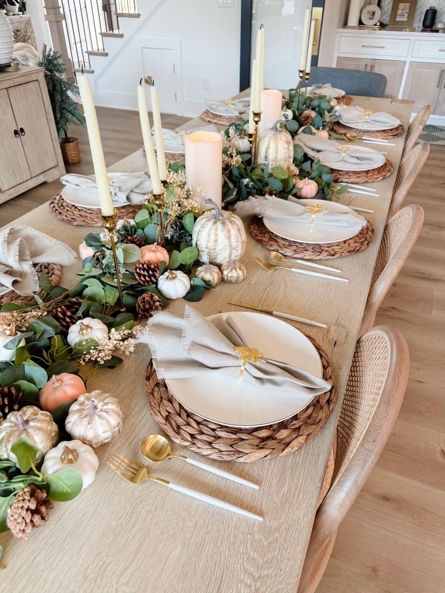Elegant Neutral Thanksgiving Table Setting