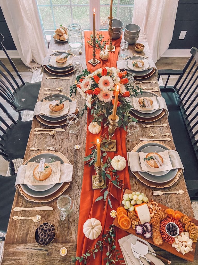 Elegant Thanksgiving Table with Rustic Warmth