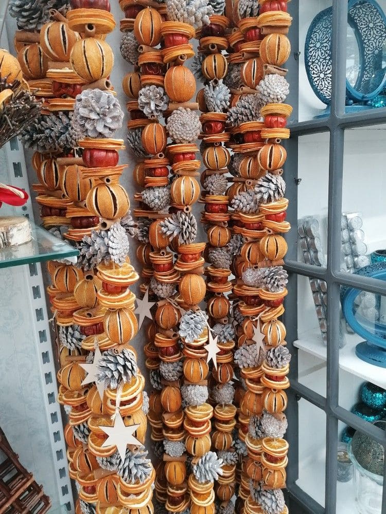 Festive Citrus and Pinecone Garland