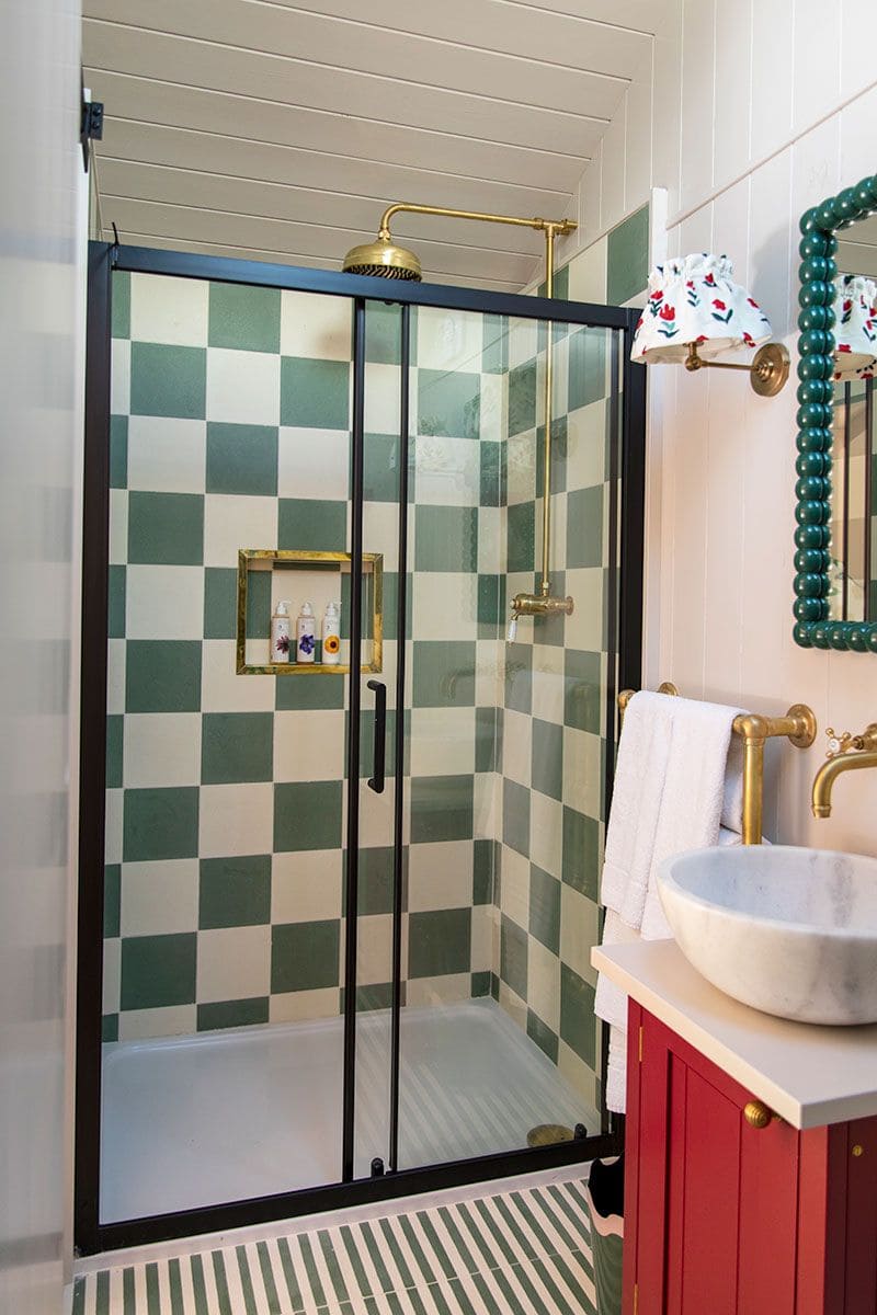 Fresh Checkerboard Shower Nook