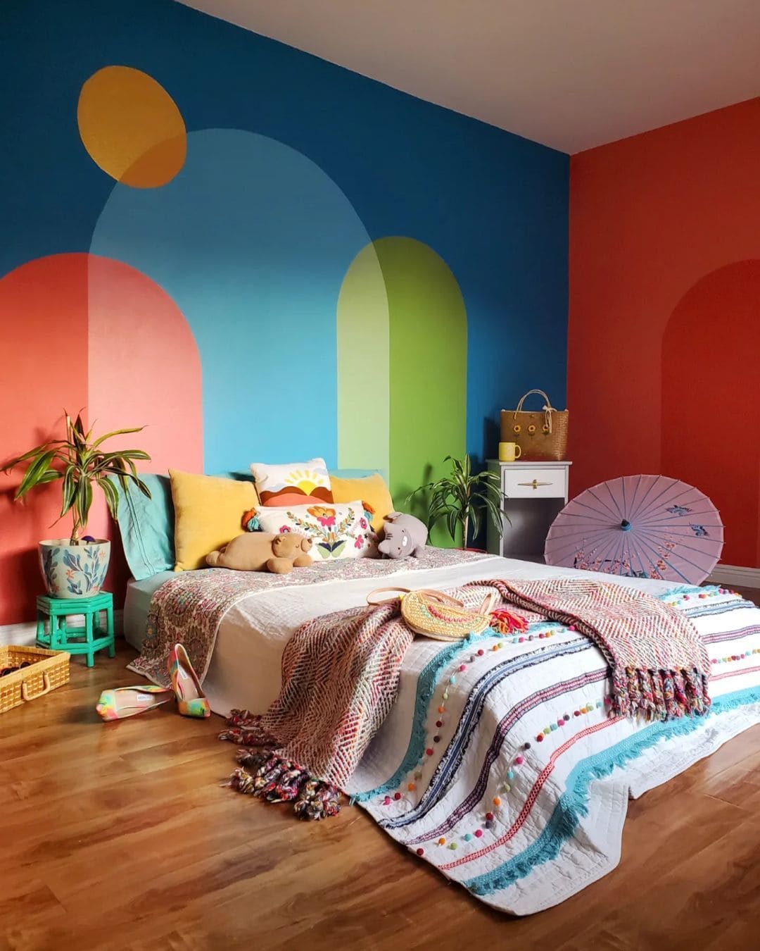 Geometric Rainbow Wall Magic
