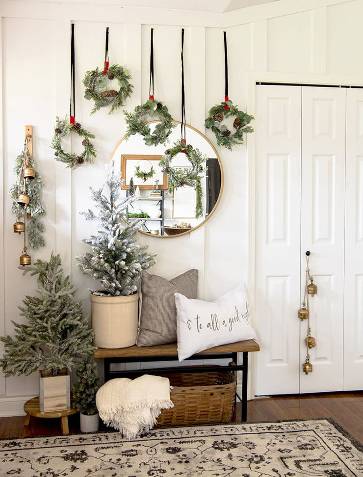 Mini Wreath Wall and Cozy Entryway