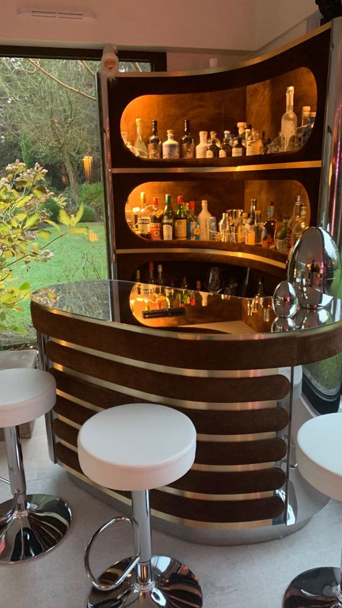 Modern Curved Home Bar Design