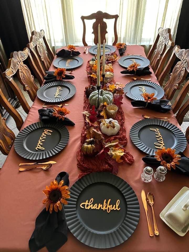 Rustic Thankful Thanksgiving Table Setting