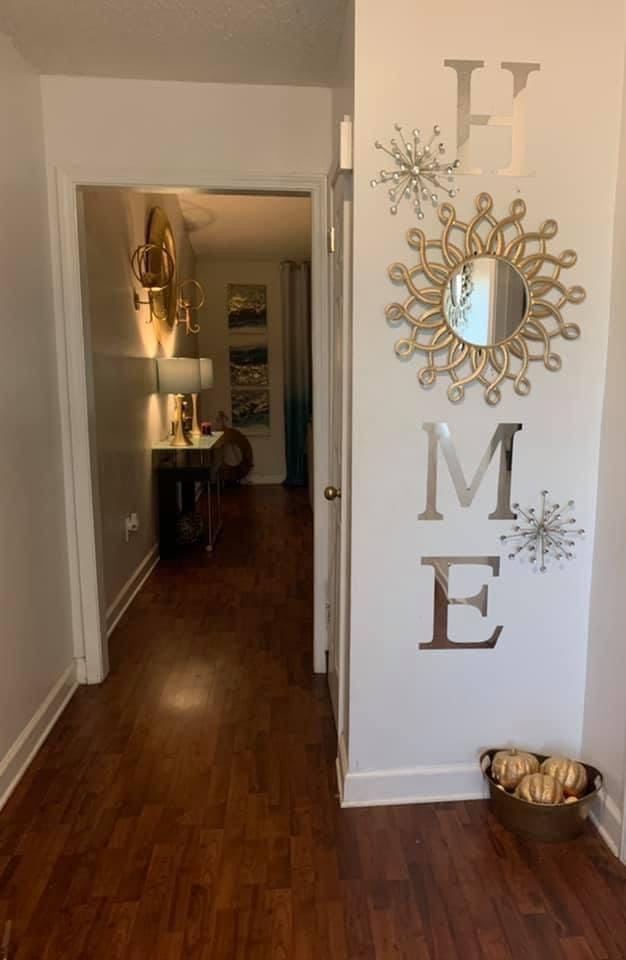 Warm Welcome Wall