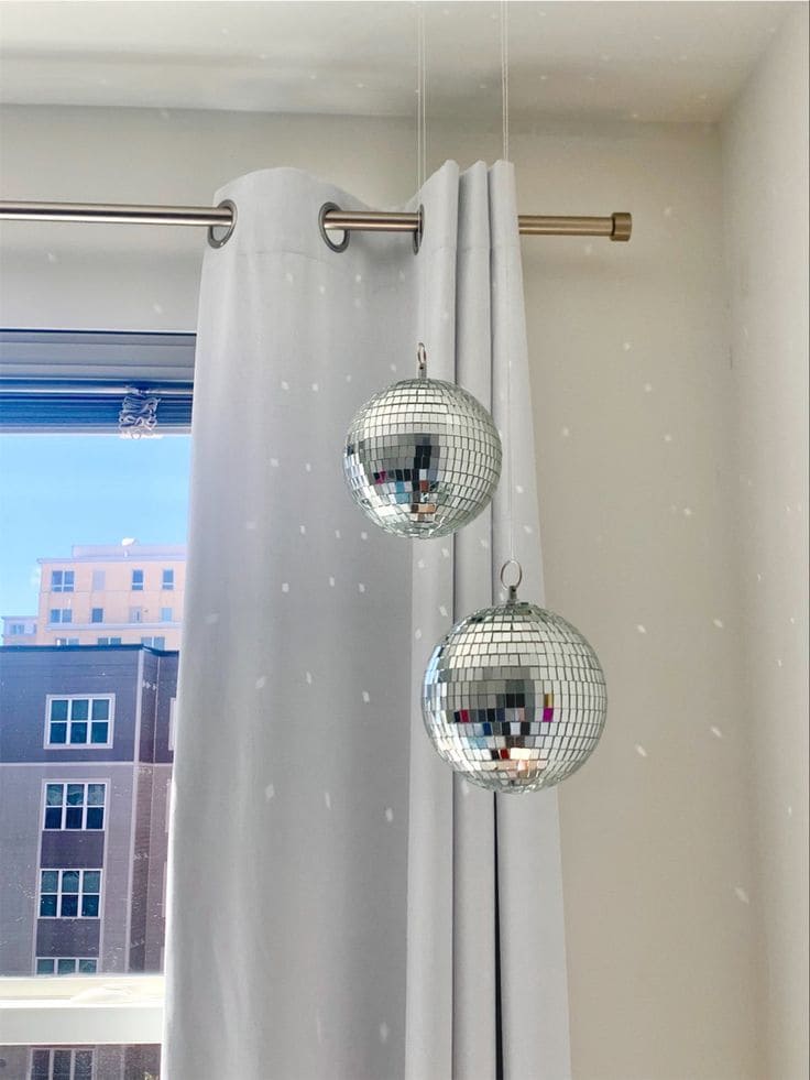 Window Light Disco Duo