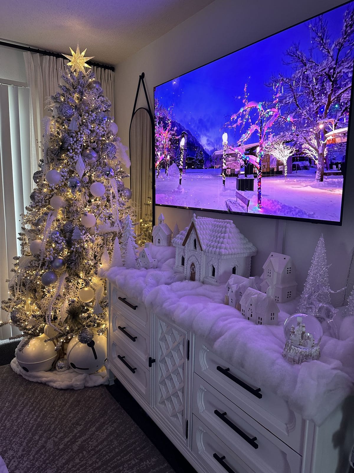 Winter Wonderland Christmas TV Display
