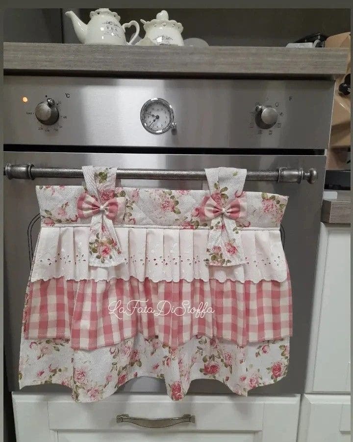 Cottage Rose Gingham Oven Curtain