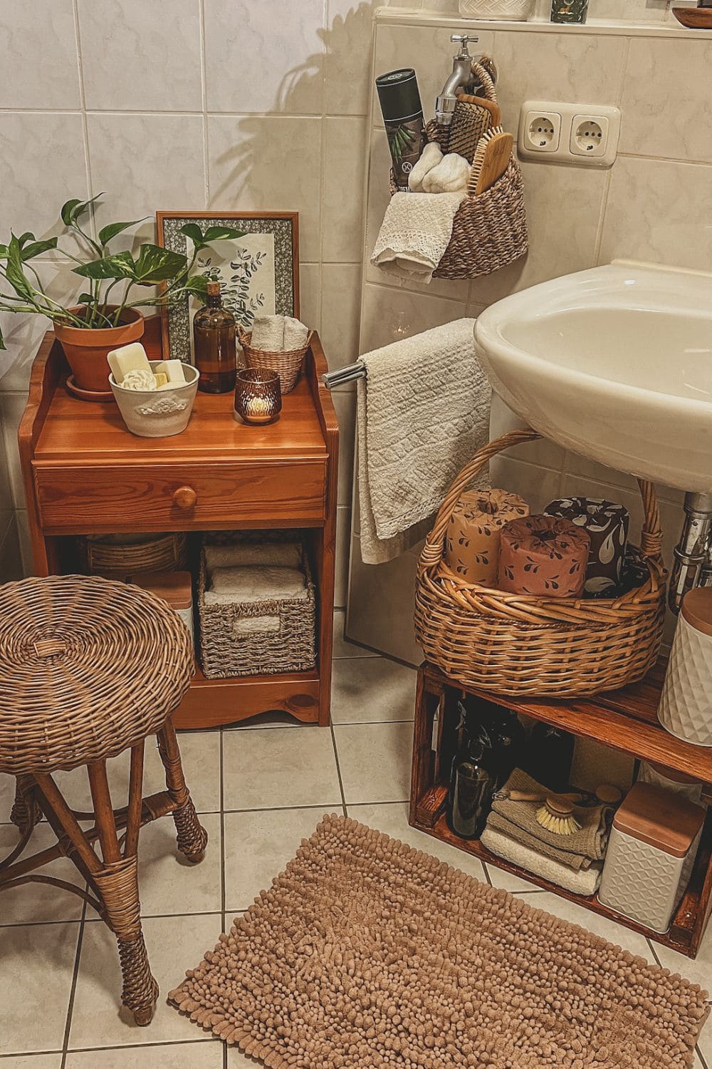 Cozy Cottage Bath Corner