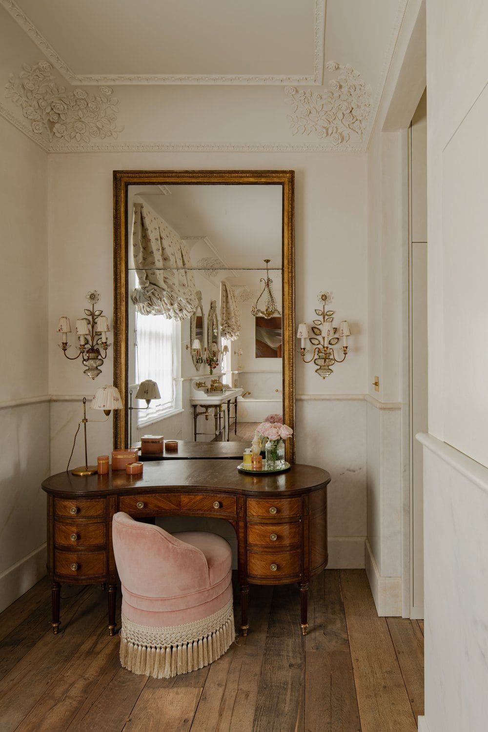 Elegant Vintage Pink Vanity