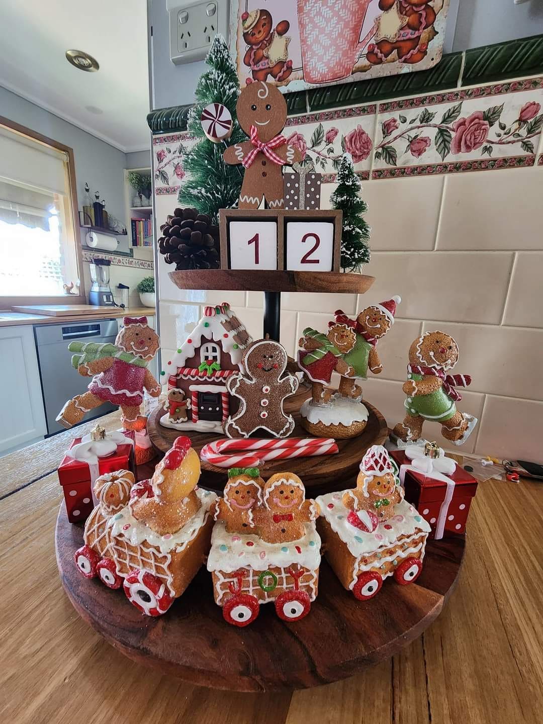 Gingerbread Countdown Tiered Tray