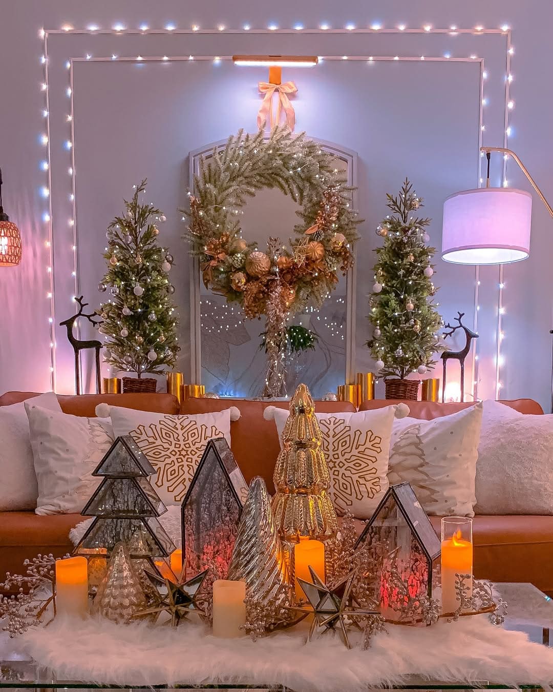 Golden Glow Christmas Lounge