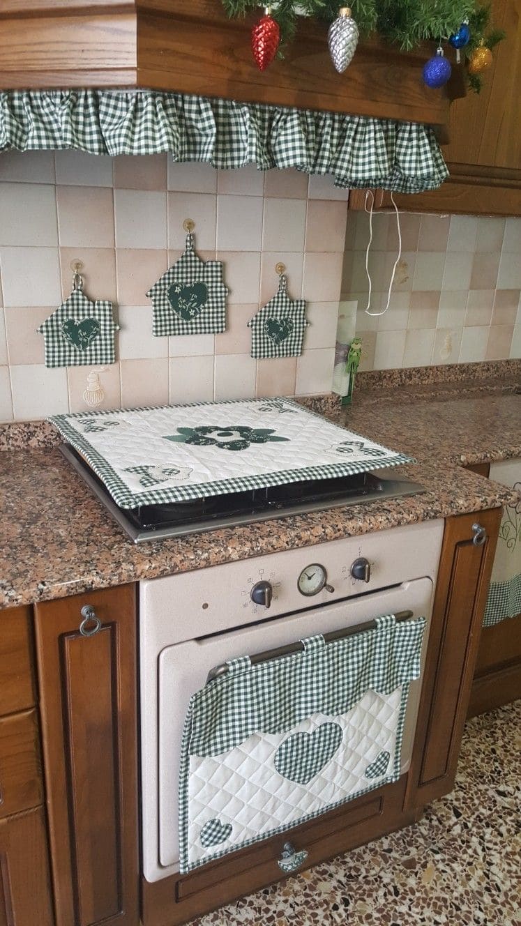 Green Gingham Heart Oven Curtain