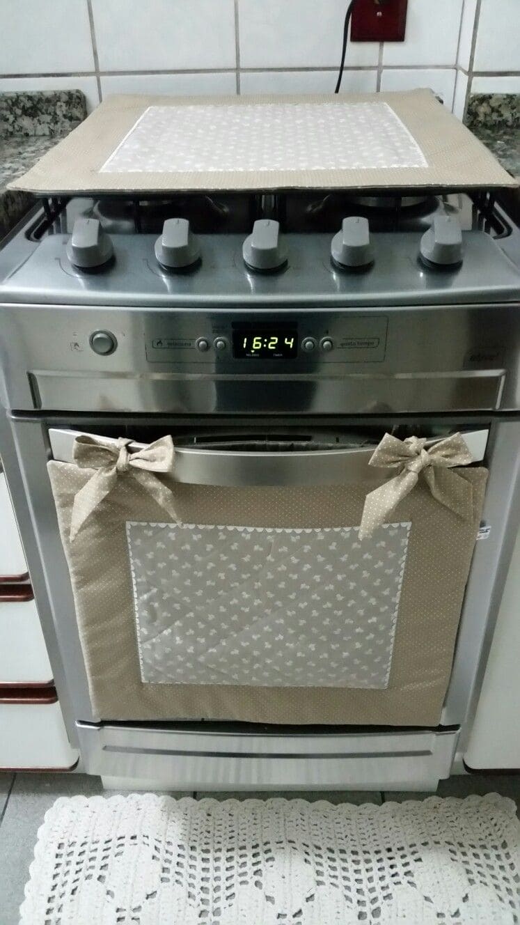 Neutral Elegance Oven Curtain Set