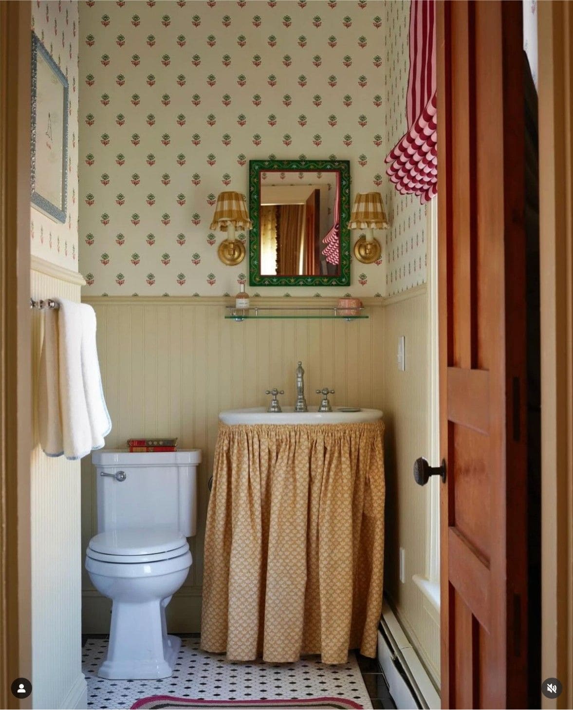 Sunny Gingham Cottage Sink